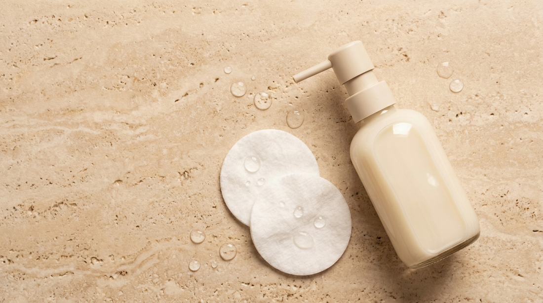 Nettoyage doux des cils, hygiène d'institut — Nettalya